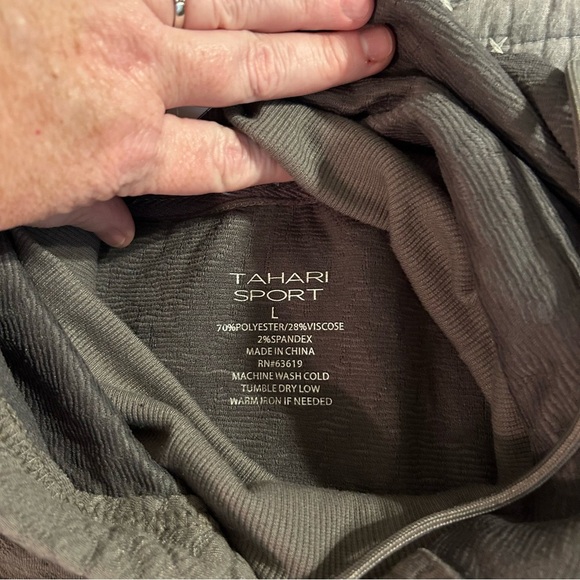 Tahari Sport Women’s Gray Hoodie with Mock Turtleneck Size L $92 - Picture 4 of 8
